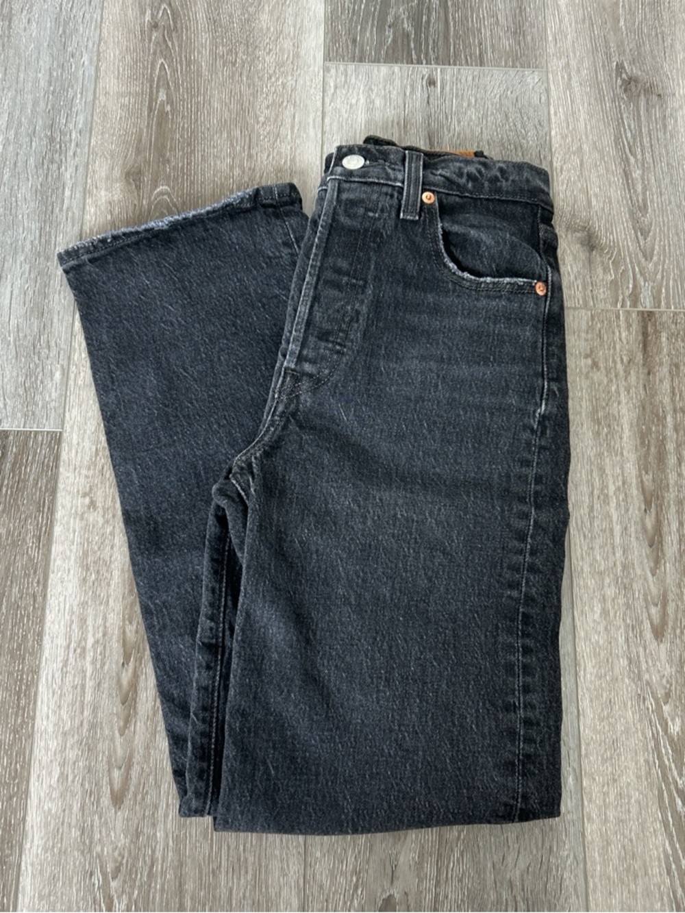Levi’s Ribcage Straight Jeans in Black Size 23